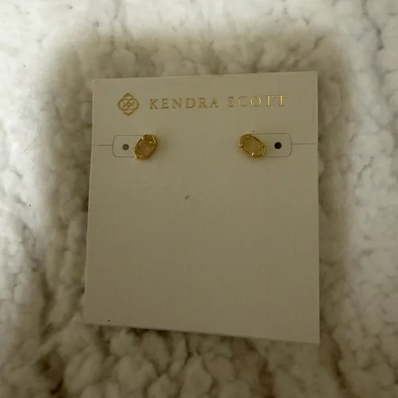 NWT Kendra Scott Emilie Studs - Picture 2 of 5